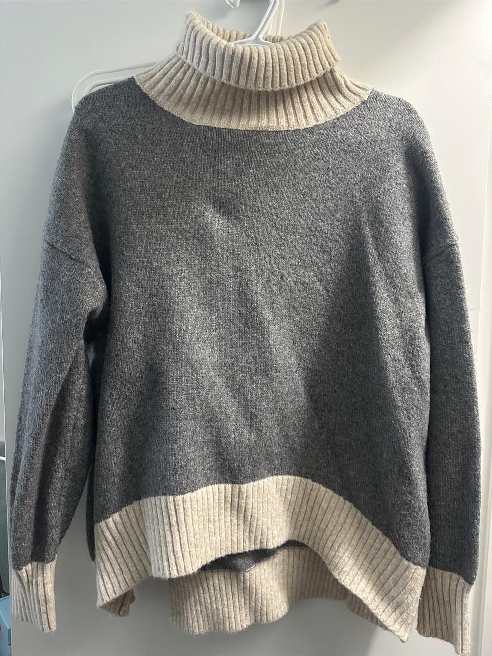 Turtleneck Colorblock Wool-Blend Sweater in Gray and Cream